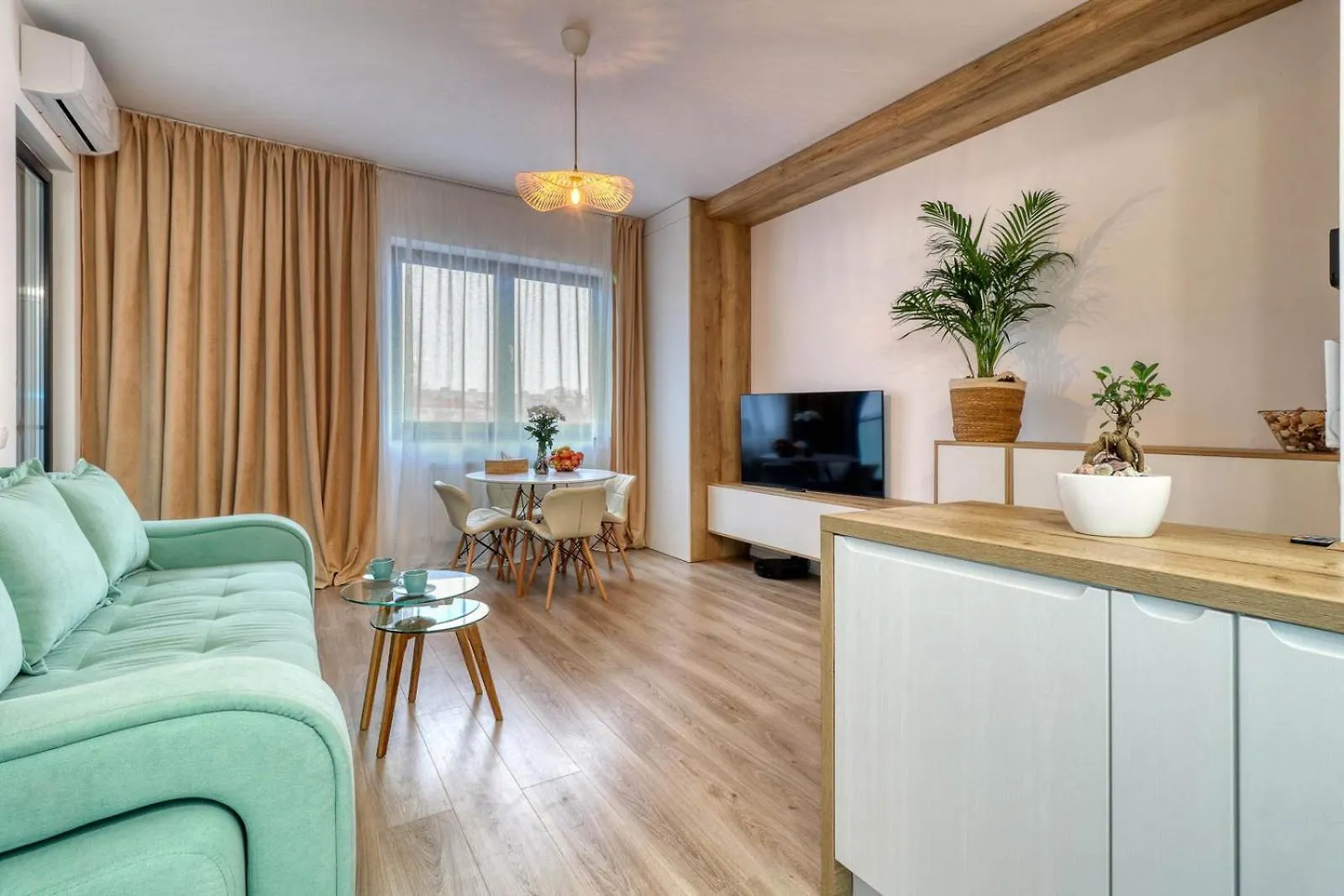 Relaxation Station: Cozy Apartment with Smart Features near Ior Park Bucharest 0*,